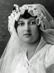 Mabel Irene (Thorpe) Simpson on her wedding day (from Lynette Blackler)