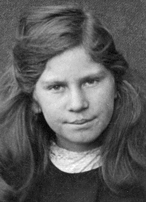 Veronica Sheather c.1925 (from Tony Healy)