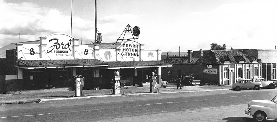 Cowra Motor Garage, Kendall Street, Cowra - April 1956
Image #2627-1 from The Pardey Collection - Cowra Family History Group